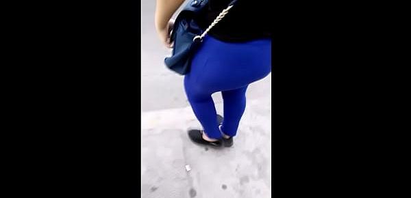  culo de gorda en leggins azules